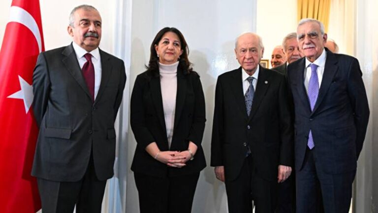ahmet-turk-iki-veya-ucuncu-imrali-ziyaretinde-silah-birakma-cagrisi-gelebilir-D1z58eMy.jpg