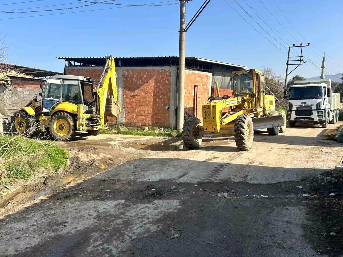 Yenipazar’da Arazi Yollarında Yenileme Çalışmaları Devam Ediyor