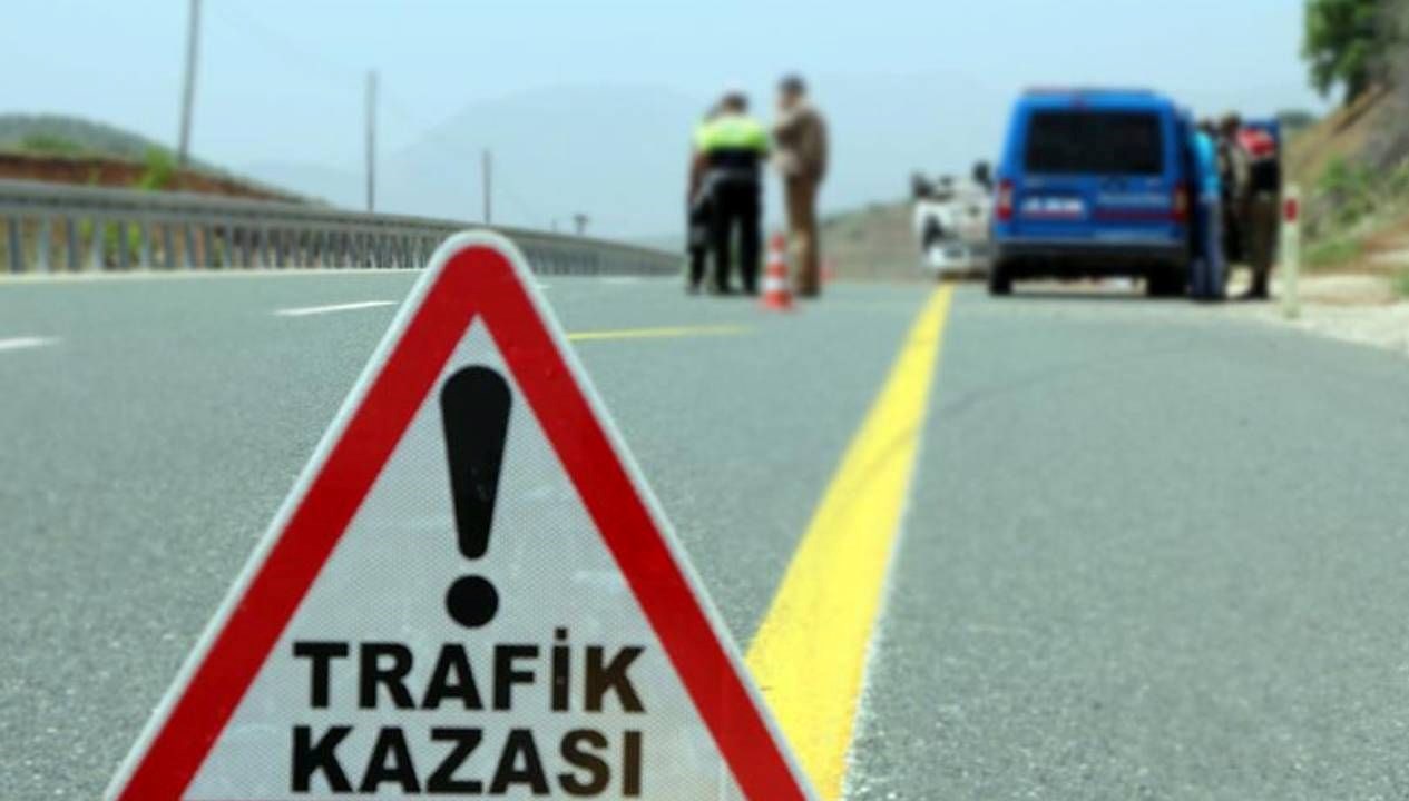 ispartada-otomobil-kiraathaneye-daldi-1-olu-2-yarali-NyCpzrli.jpg