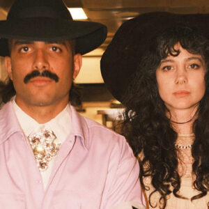 kadebostanynin yeni singleina unlu turk sarkici selin cingir vokallik yapti Scwtr1Yj