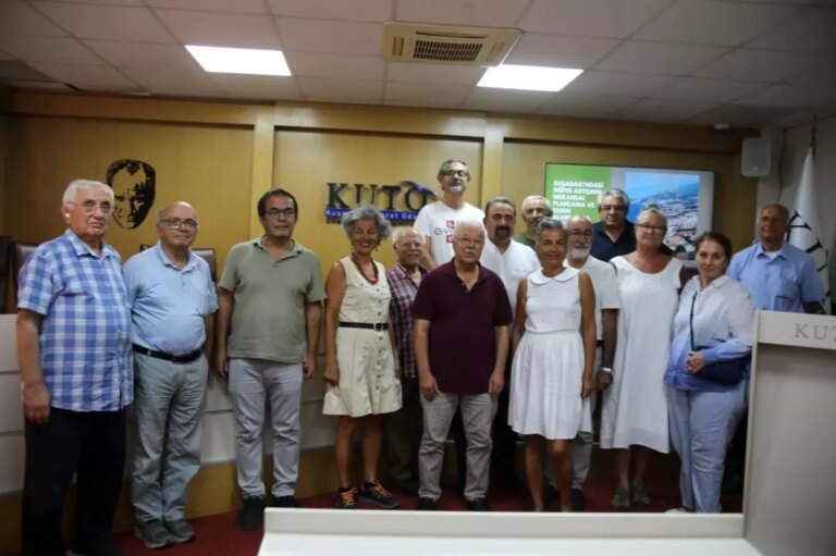 kusadasi-ilim-meclisinde-nufus-artisi-ve-tarim-konferansi-pL15deK3.jpg