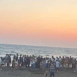 serinlemek icin denize girdi hayatini kaybetti gQgBFh4T