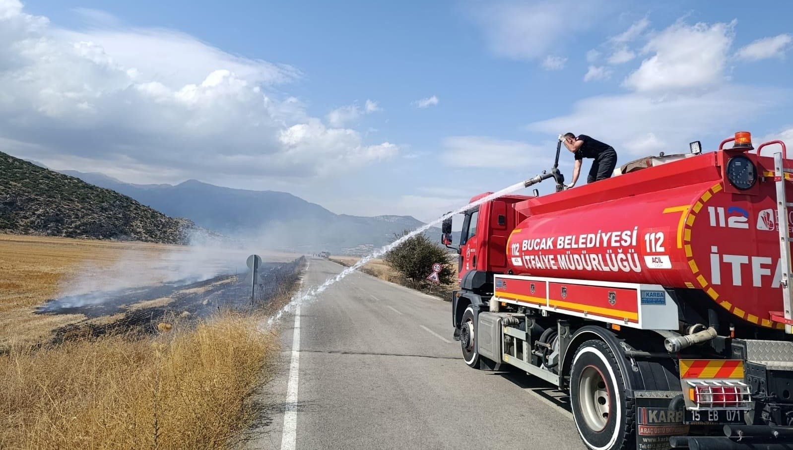 burdur bucaktaki yangin buyumeden sonduruldu BVwiVLKa