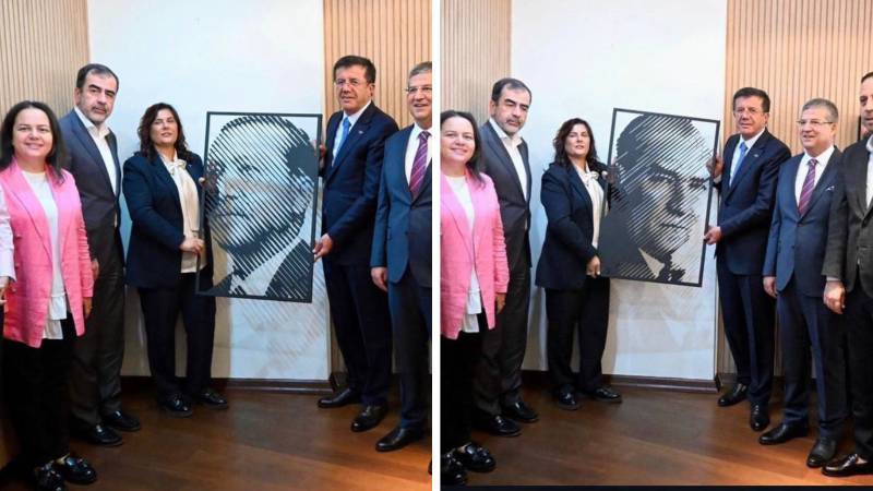 chpden akpye gecen ozlem cerciogluna bir tarafi ataturk diger tarafi erdogan olan tablo hediye edildi NfVNTOqy