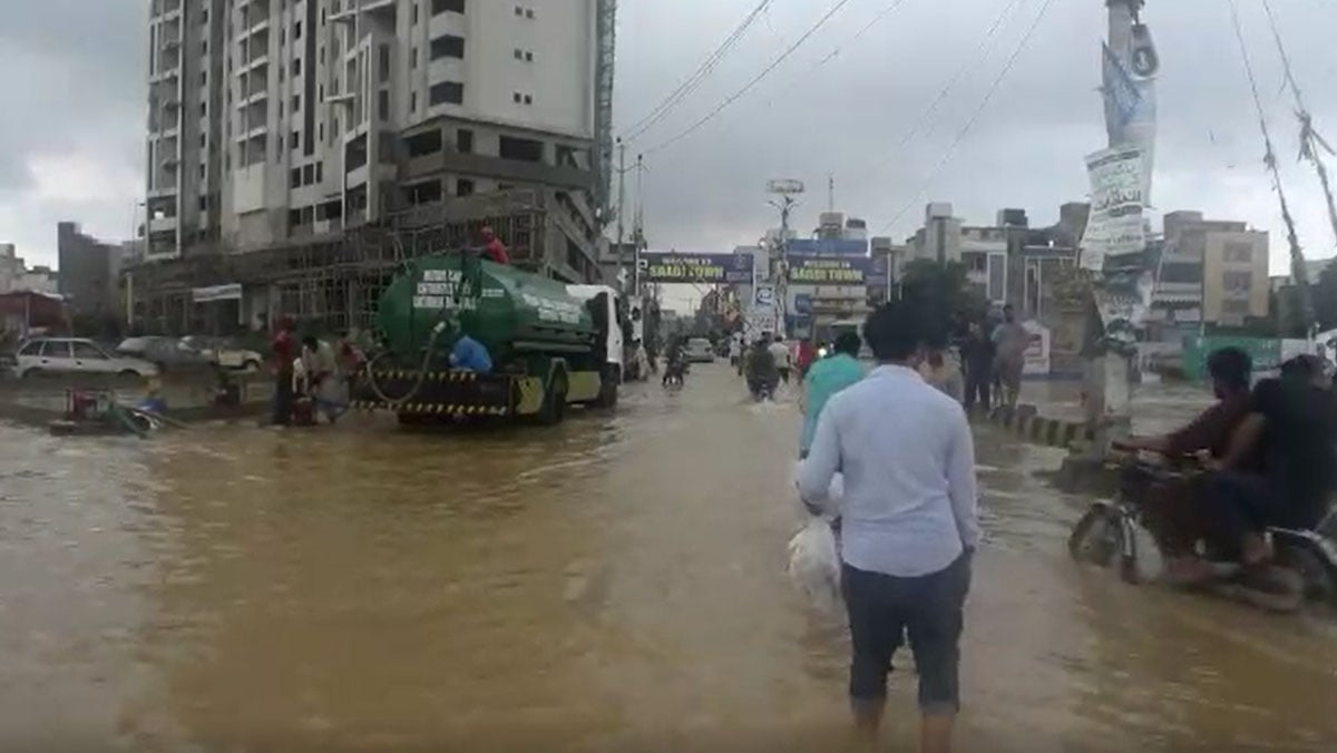 erken uyarilar yetersiz kaldi pakistanda sel yuzlerce kisi hayatini kaybetti vMV83Bxl