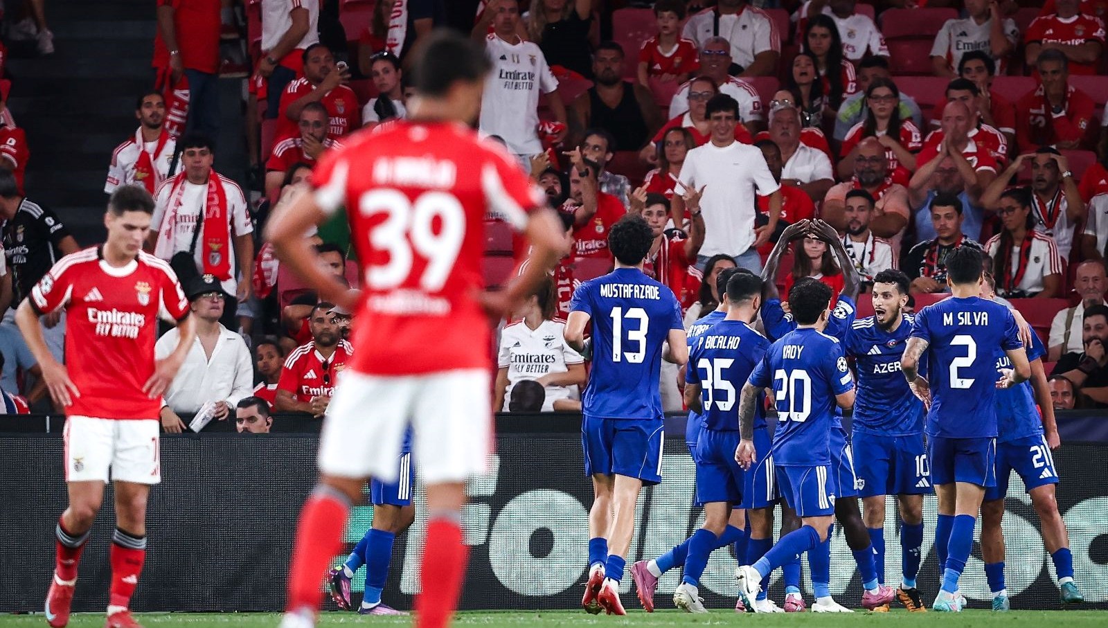 karabagdan sampiyonlar liginde tarihi galibiyet benfica deplasmaninda geri donduler QKighPWn