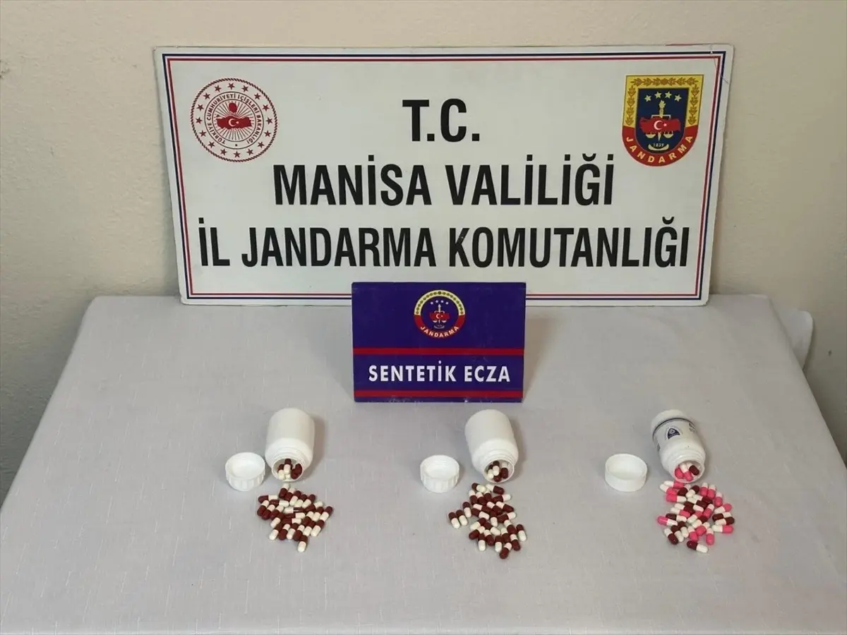 manisada uyusturucu ile iki zanli gozaltina alindi kYLDLsY9