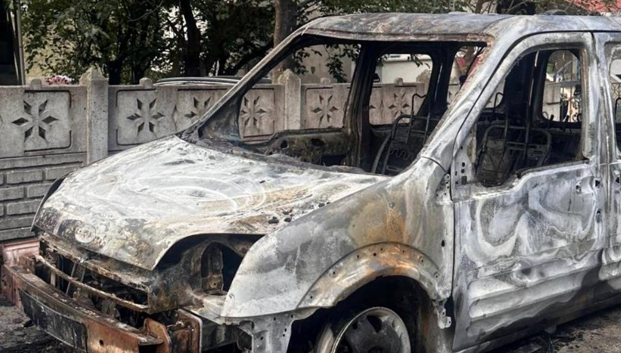 sehit babasina ait arac kundaklandi z9AlVALI