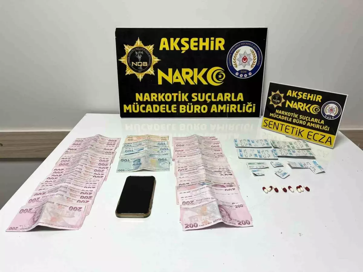 aksehirde uyusturucu operasyonu 1 gozalti 73DvUMyw.jpg