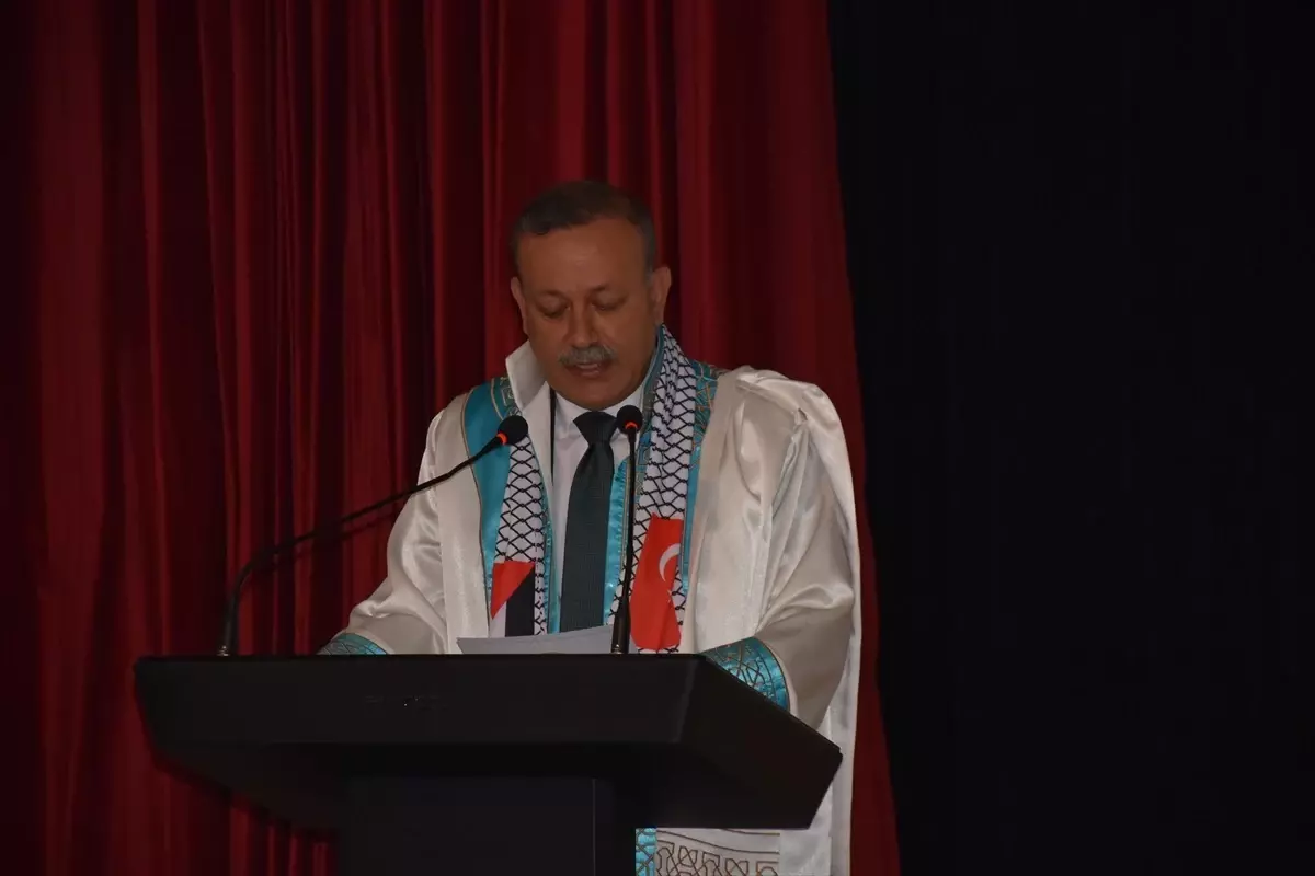 bitlis eren universitesi 2025 2026 yili toreni 6Qd8OCNw.jpg