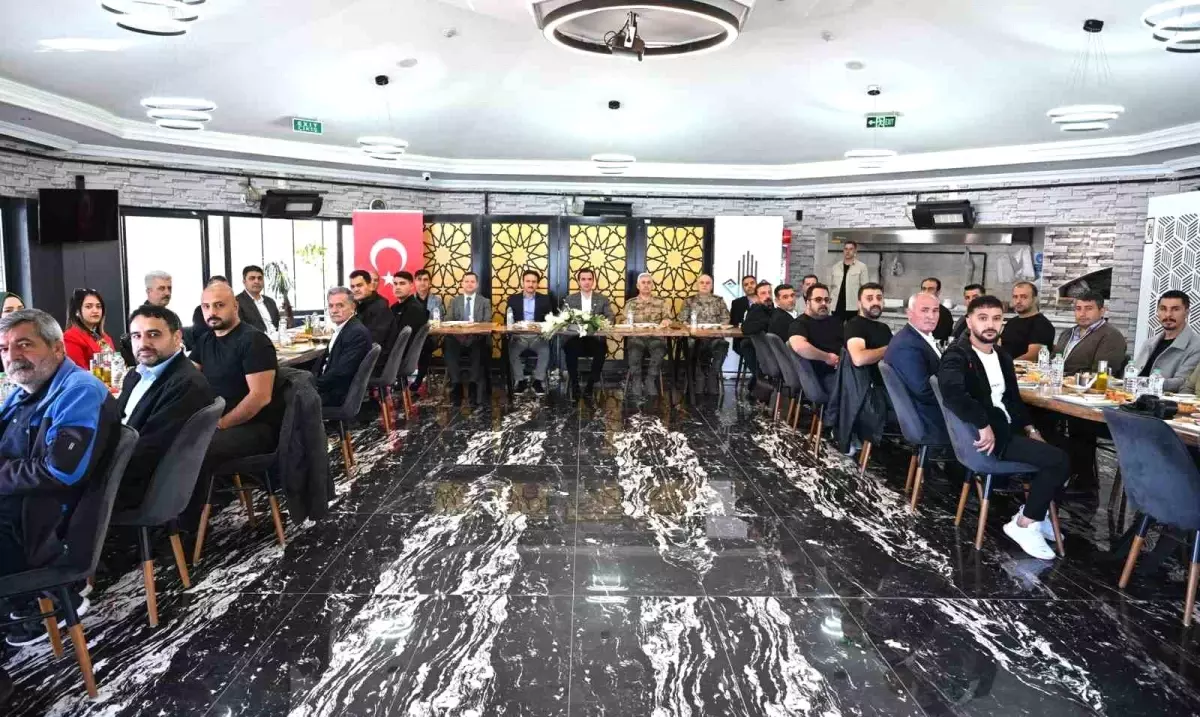 bitlis valisi ahmet karakaya basin mensuplariyla bir araya geldi nKW6l6GW.jpg