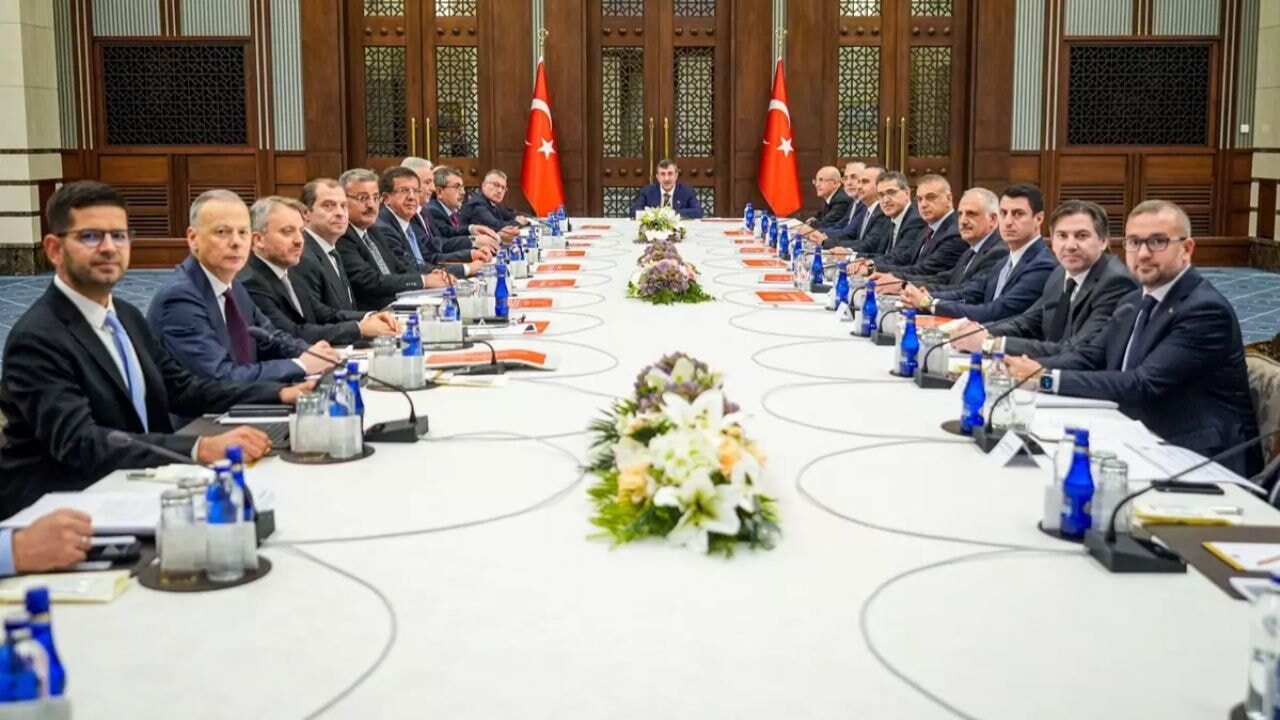 cumhurbaskanligi kulliyesinde kritik ekonomik toplanti gerceklesti s3dgp7cI