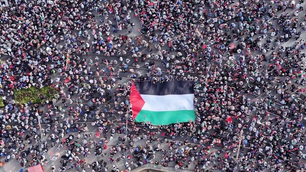 istanbulda denizden ve karadan filistine ve ozgurluk filosuna destek sUYQHkmL