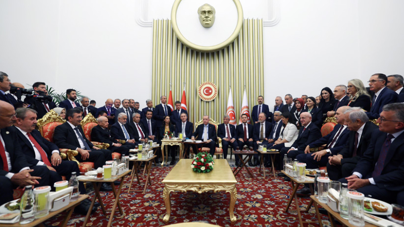 karar yazari tasgetiren turkiyenin yeni bir fotografa ihtiyaci var erdogan davet etsin liderleri gelin her seyi konusalim desin Z5tRM5FS