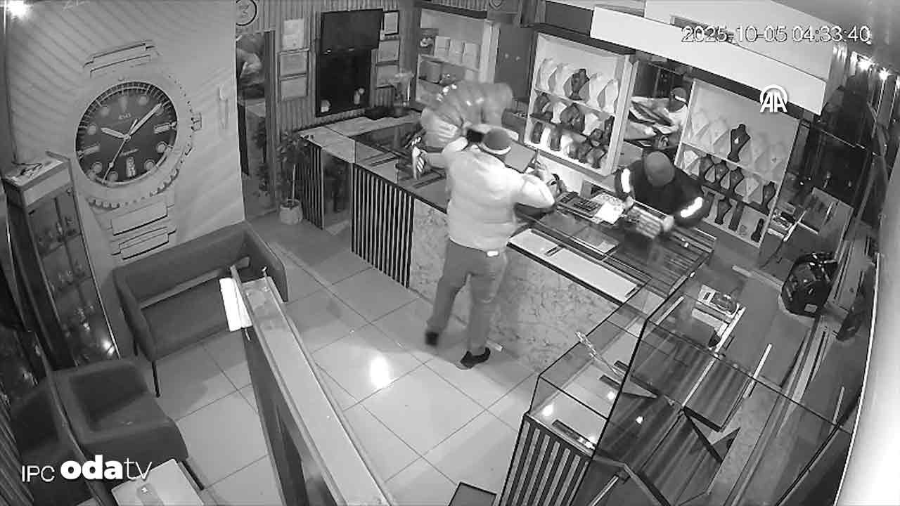 kuyumcu dukkanindan uc kilogram altini boyle caldilar MhxAXyNy