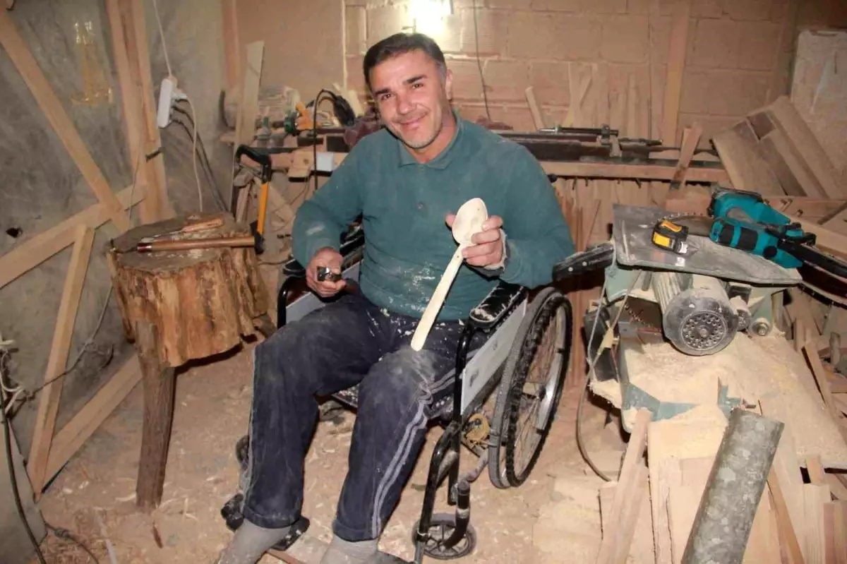 trafik kazasi sonrasi ahsap esya ureterek hayata tutunan adam 2tvD5hXe.jpg