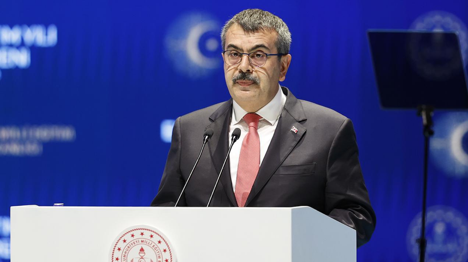 Yusuf Tekin, “Laikliği Savunuyoruz” metnine dava açacak